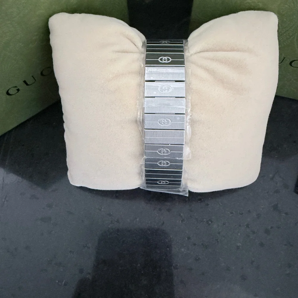 Gucci Grip Watch YA157401 Stainless Steel Silver Logo Engraved Swiss‎ Made 38mm